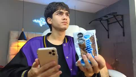 Tommy  online show from 02-08-25, 07:04