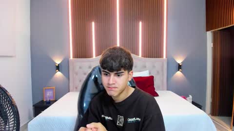 Tommy  online show from 10-16-25, 04:02