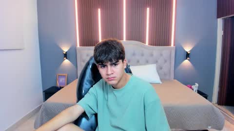 Tommy  online show from 11-25-25, 03:39