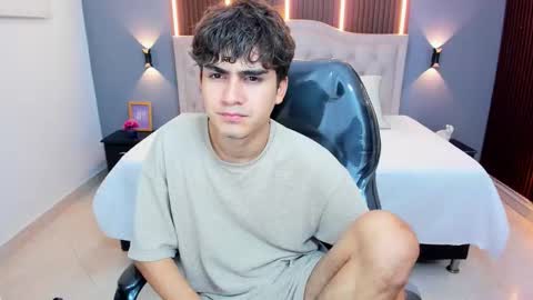 Tommy  online show from 02-06-26, 03:22