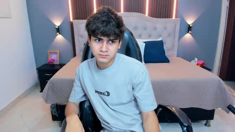 Tommy  online show from 04-02-26, 03:37