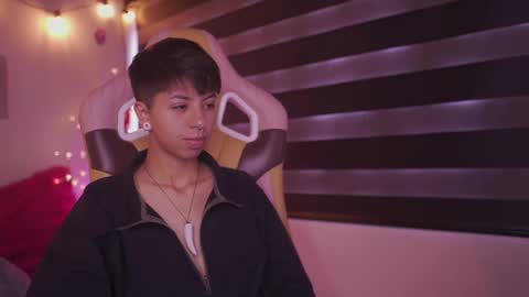 Snapshot of tommy_blue1 chatting on 02-26-25, 12:58 Blue online show from 02-26-25, 12:58