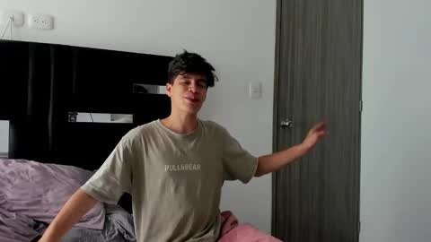 Snapshot of tommy_carlos chatting on 02-06-25, 02:15 online show from 02-06-25, 02:15