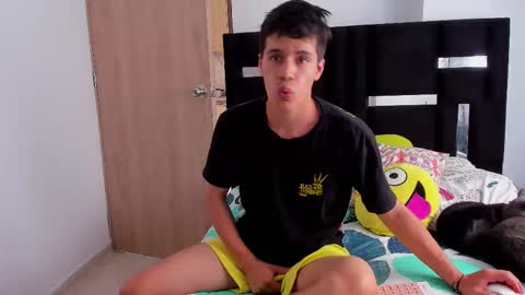 Snapshot of tommy_carlos chatting on 09-08-25, 04:28 online show from 09-08-25, 04:28