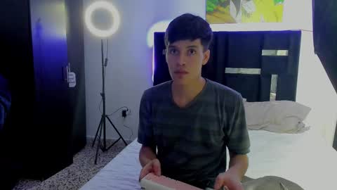 Snapshot of tommy_carlos chatting on 01-06-26, 02:48 online show from 01-06-26, 02:48