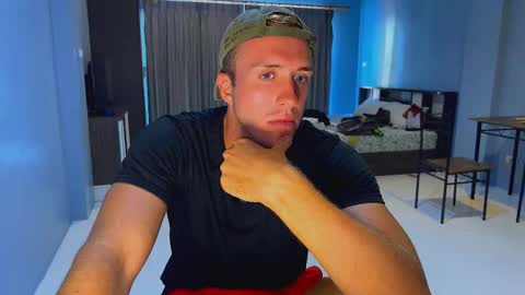 Snapshot of tommy_cumfinger chatting on 01-16-26, 08:18 Tommy online show from 01-16-26, 08:18