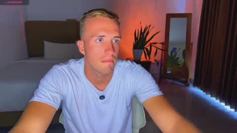 Snapshot of tommy_cumfinger chatting on 02-22-26, 06:02 Tommy online show from 02-22-26, 06:02