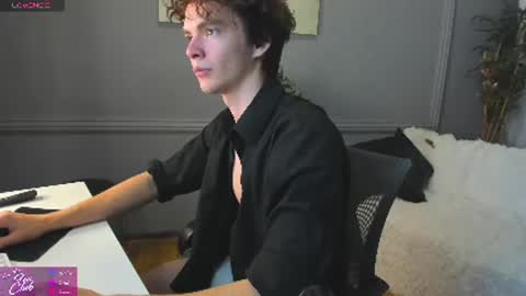 Snapshot of tommy_jamm chatting on 03-10-25, 04:14 Tommy online show from 03-10-25, 04:14