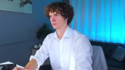 Snapshot of tommy_jamm chatting on 10-09-25, 02:37 Tommy online show from 10-09-25, 02:37