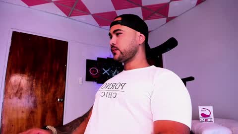 Snapshot of tommy_sccott chatting on 12-09-24, 05:29 tommy_sccott online show from 12-09-24, 05:29