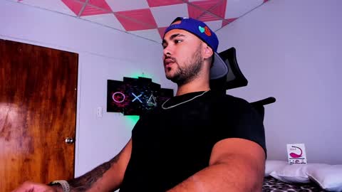 Snapshot of tommy_sccott chatting on 01-08-25, 02:57 tommy_sccott online show from 01-08-25, 02:57