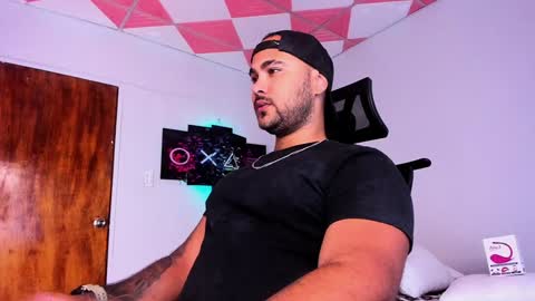 Snapshot of tommy_sccott chatting on 01-09-25, 03:58 tommy_sccott online show from 01-09-25, 03:58