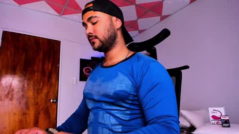 Snapshot of tommy_sccott chatting on 01-14-25, 04:57 tommy_sccott online show from 01-14-25, 04:57