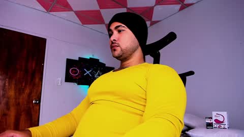 Snapshot of tommy_sccott chatting on 01-21-25, 03:15 tommy_sccott online show from 01-21-25, 03:15