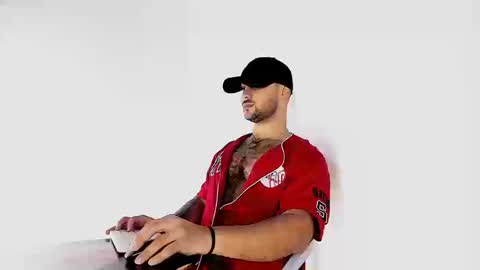 Snapshot of tommy_sccott chatting on 09-11-25, 10:32 tommy_sccott online show from 09-11-25, 10:32