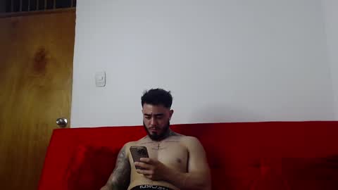 Snapshot of tommyblessd1 chatting on 01-15-25, 04:04 Steven online show from 01-15-25, 04:04