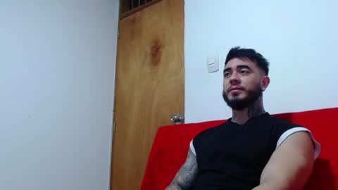 Snapshot of tommyblessd1 chatting on 01-17-25, 08:44 Steven online show from 01-17-25, 08:44