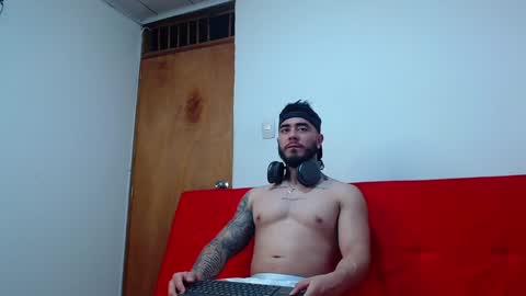 Snapshot of tommyblessd1 chatting on 01-22-25, 06:10 Steven online show from 01-22-25, 06:10