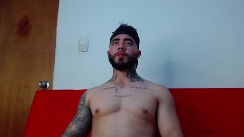 Snapshot of tommyblessd1 chatting on 01-29-25, 07:04 Steven online show from 01-29-25, 07:04