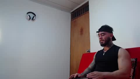 Snapshot of tommyblessd1 chatting on 02-03-25, 06:28 Steven online show from 02-03-25, 06:28