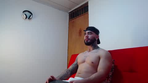 Snapshot of tommyblessd1 chatting on 02-05-25, 07:07 Steven online show from 02-05-25, 07:07