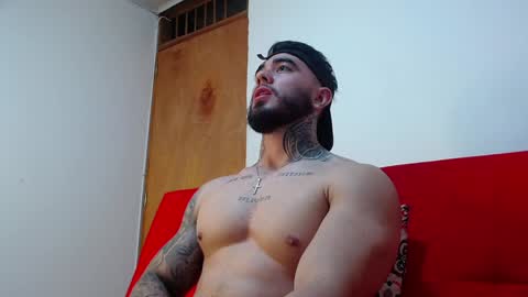 Snapshot of tommyblessd1 chatting on 02-05-25, 10:08 Steven online show from 02-05-25, 10:08