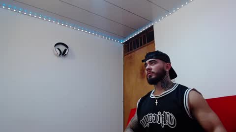 Snapshot of tommyblessd1 chatting on 02-08-25, 12:39 Steven online show from 02-08-25, 12:39