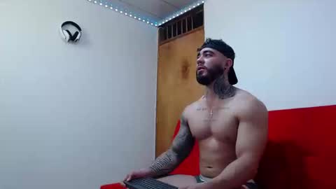 Snapshot of tommyblessd1 chatting on 02-24-25, 08:58 Steven online show from 02-24-25, 08:58