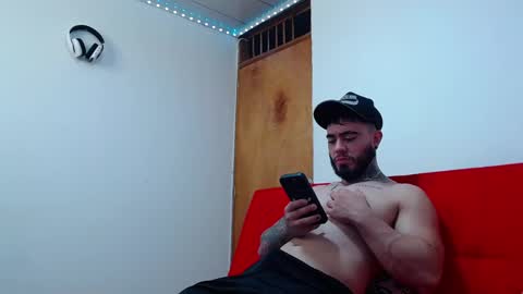 Snapshot of tommyblessd1 chatting on 02-26-25, 07:16 Steven online show from 02-26-25, 07:16