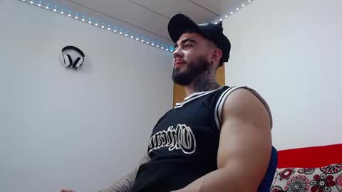 Snapshot of tommyblessd1 chatting on 02-27-25, 07:01 Steven online show from 02-27-25, 07:01