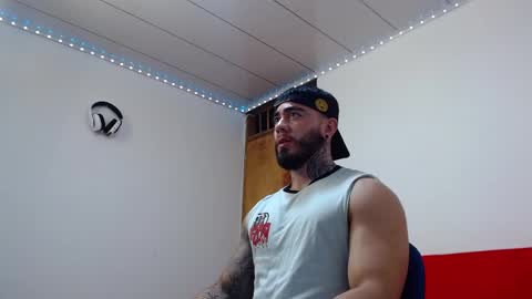 Snapshot of tommyblessd1 chatting on 02-28-25, 05:48 Steven online show from 02-28-25, 05:48