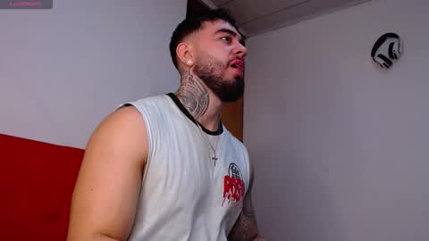 Snapshot of tommyblessd1 chatting on 10-29-25, 05:31 Steven online show from 10-29-25, 05:31