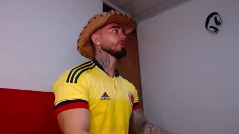 Snapshot of tommyblessd1 chatting on 11-10-25, 06:01 Steven online show from 11-10-25, 06:01