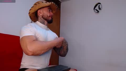 Snapshot of tommyblessd1 chatting on 11-19-25, 05:51 Steven online show from 11-19-25, 05:51