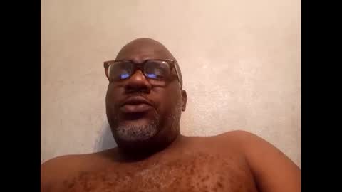 Snapshot of tommyboy771 chatting on 02-21-25, 01:55 tommyboy online show from 02-21-25, 01:55