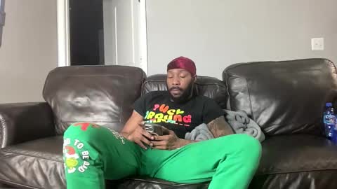 Snapshot of tommydabody chatting on 12-15-25, 07:23 tommydabody online show from 12-15-25, 07:23