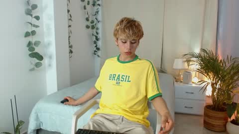 Tommy Foxboy online show from 01-31-25, 01:12