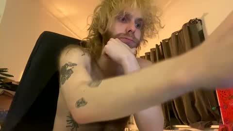 Snapshot of tommyg6420 chatting on 09-28-25, 09:42 First Show ever 3 online show from 09-28-25, 09:42