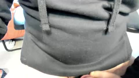 Snapshot of tommysmithjones82 chatting on 10-21-25, 11:55 tommysmithjones82 online show from 10-21-25, 11:55