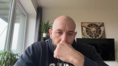 Thomas Fit online show from 12-15-25, 08:51