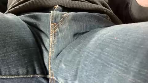 Snapshot of tomscibbly chatting on 01-01-25, 10:46 tomscibbly online show from 01-01-25, 10:46