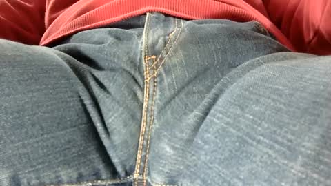 Snapshot of tomscibbly chatting on 03-10-25, 10:45 tomscibbly online show from 03-10-25, 10:45