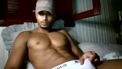 Snapshot of tomtresor chatting on 01-10-26, 08:16 tomtresor online show from 01-10-26, 08:16