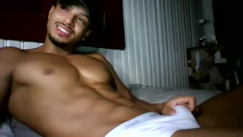 Snapshot of tomtresor chatting on 01-15-26, 05:12 tomtresor online show from 01-15-26, 05:12