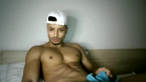 Snapshot of tomtresor chatting on 06-24-26, 05:17 tomtresor online show from 06-24-26, 05:17