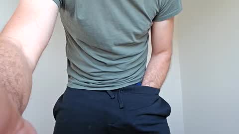 Snapshot of tomycum chatting on 05-24-26, 03:39 Thomas online show from 05-24-26, 03:39
