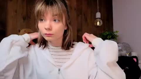 Snapshot of tonitatooker chatting on 06-16-26, 08:22 Melissa online show from 06-16-26, 08:22