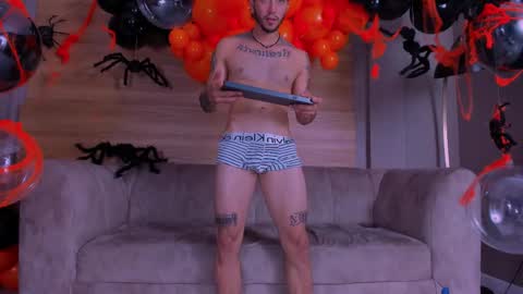 Snapshot of tonny__08 chatting on 10-28-25, 01:47 Tonny online show from 10-28-25, 01:47