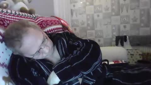 Snapshot of tony14712 chatting on 12-06-24, 02:13 tony14712 online show from 12-06-24, 02:13