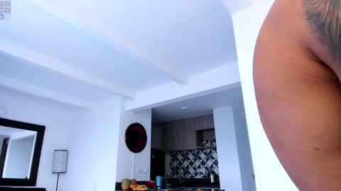 tony muscle1 online show from 12-26-24, 10:20